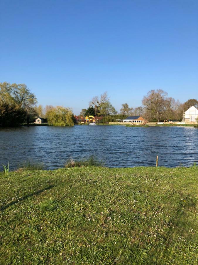 Le Domaine De La Carperie Hotel Brehal Bagian luar foto